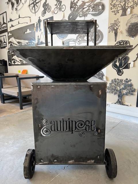 BRASERO CARRE 70X70 A AUBIGNAN, VAUCLUSE