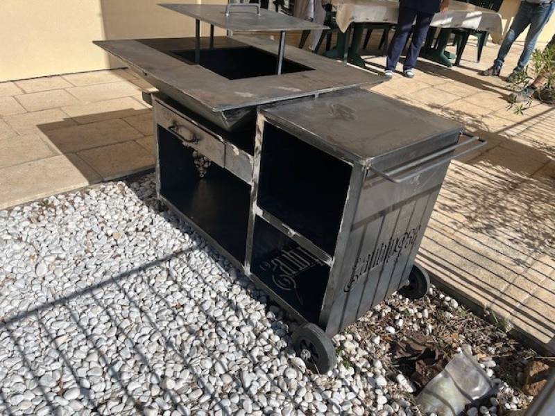 BRASERO CARRE + DESSERTE