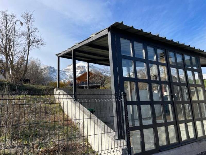 CARPORT EN FER A AUBIGNAN, VAUCLUSE