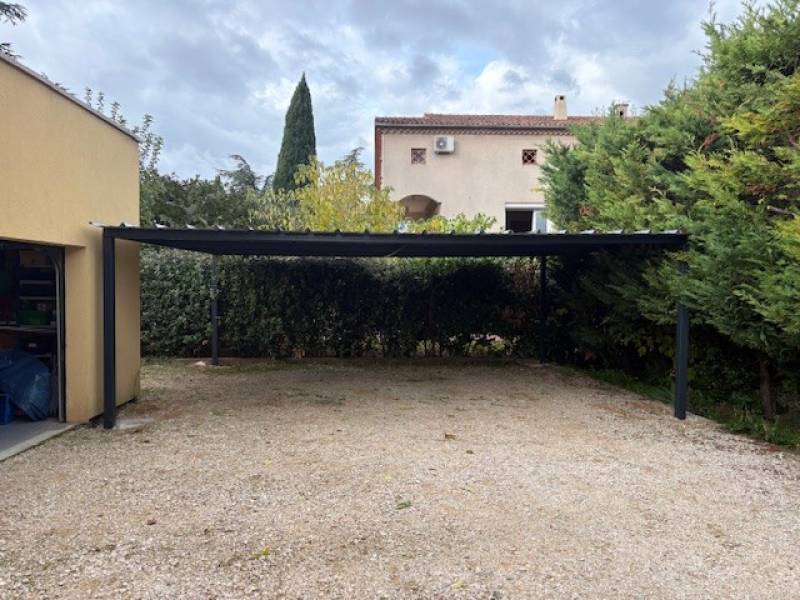 CARPORT EN FER A AUBIGNAN, VAUCLUSE