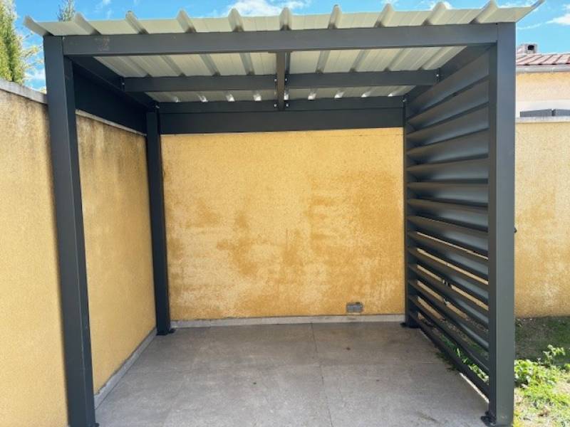 ABRIS A AUBIGNAN, VAUCLUSE