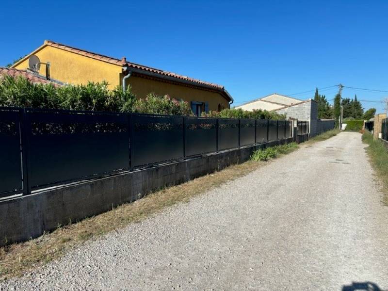 CLOTURE A AUBIGNAN, VAUCLUSE