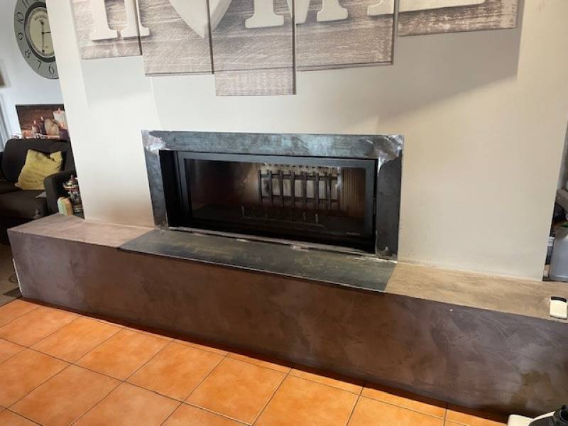 CONTOUR DE CHEMINEE A AUBIGNAN, VAUCLUSE