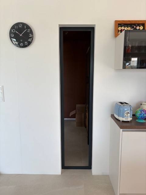 PORTE VITREE A AUBIGNAN, VAUCLUSE