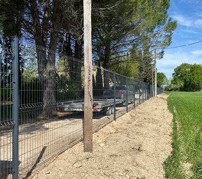 CLOTURE A AUBIGNAN, VAUCLUSE