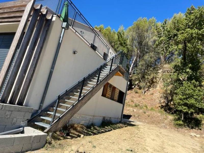 ESCALIERS EXTERIEURS EN FER A AUBIGNAN, VAUCLUSE