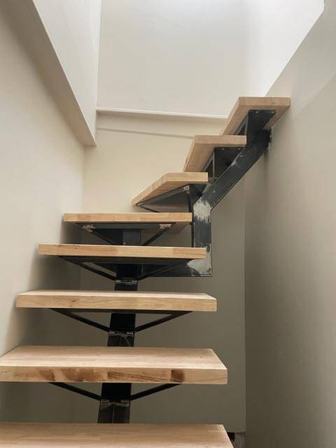 ESCALIERS EN FER ET BOIS A AUBIGNAN, VAUCLUSE