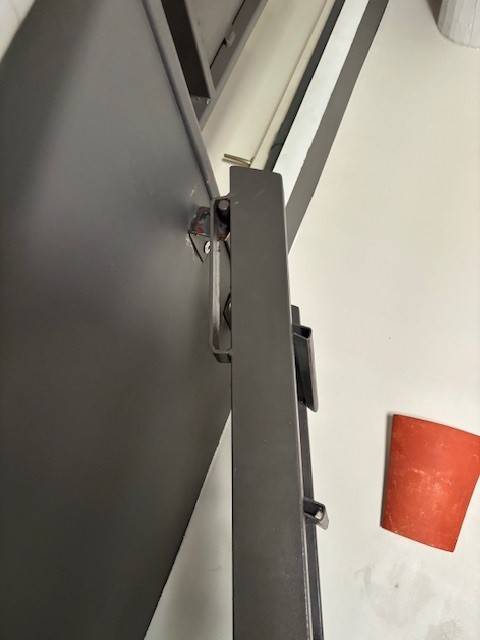 ESCALIER ESCAMOTABLE EN FER A AUBIGNAN, VAUCLUSE