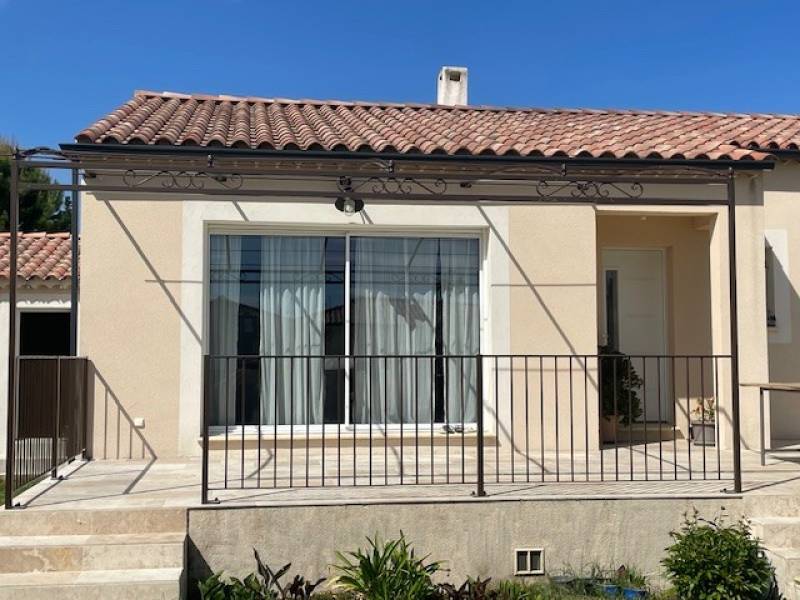 GARDE CORPS BARREAUDES A AUBIGNAN, VAUCLUSE