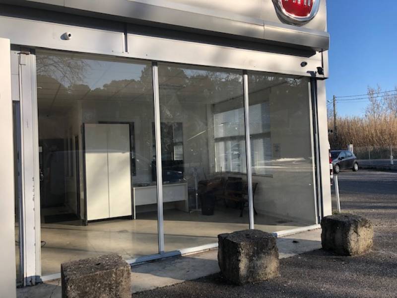 BAIE VITREE A AUBIGNAN, VAUCLUSE 