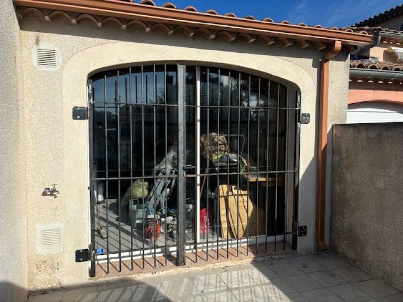 GRILLE DE DEFENSE POUR PORTE A AUBIGNAN, VAUCLUSE