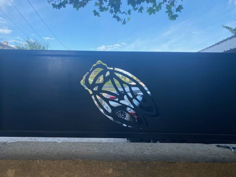 CLOTURE SUR MURET A AUBIGNAN, VAUCLUSE 