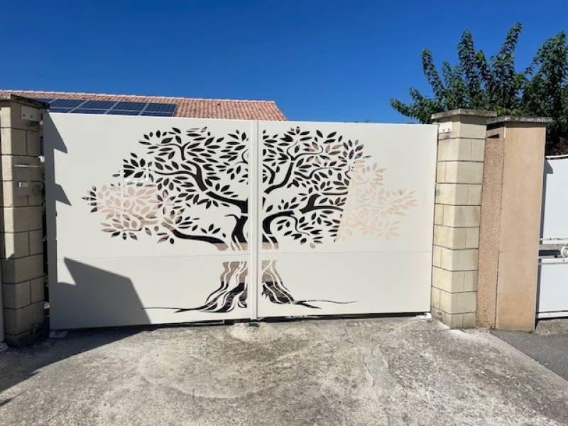 PORTAIL DEUX VANTAUX A AUBIGNAN, VAUCLUSE