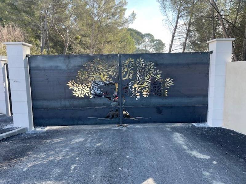 PORTAIL DEUX VANTAUX A AUBIGNAN, VAUCLUSE