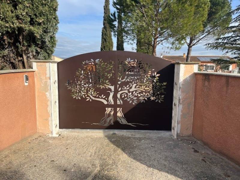 PORTAIL DEUX VANTAUX A AUBIGNAN, VAUCLUSE