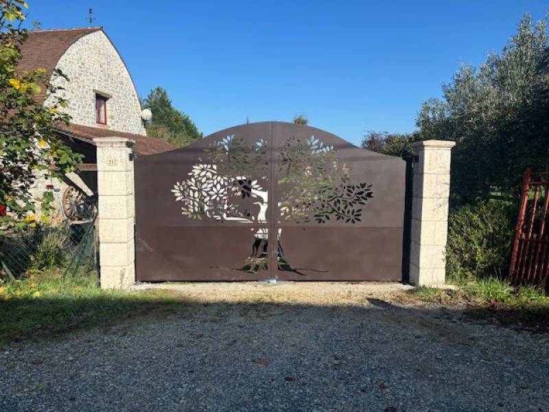 PORTAIL DEUX VANTAUX A AUBIGNAN, VAUCLUSE