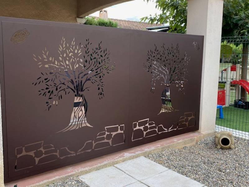 PORTAIL COULISSANT A AUBIGNAN, VAUCLUSE