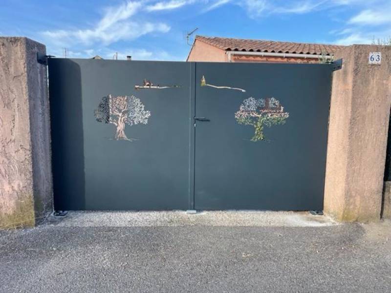 PORTAIL DEUX VANTAUX A AUBIGNAN, VAUCLUSE