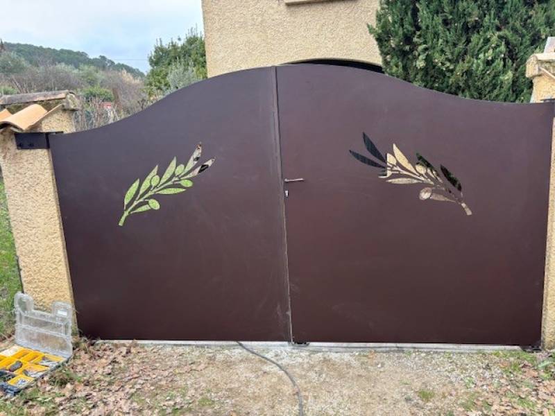 PORTAIL 2 VANTAUX A AUBIGNAN, VAUCLUSE