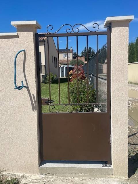 PORTILLON A AUBIGNAN, VAUCLUSE