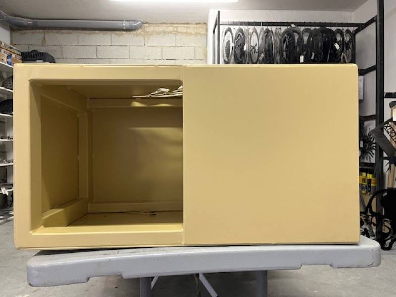 SUPPORT BOITES AUX LETTRES A AUBIGNAN, VAUCLUSE