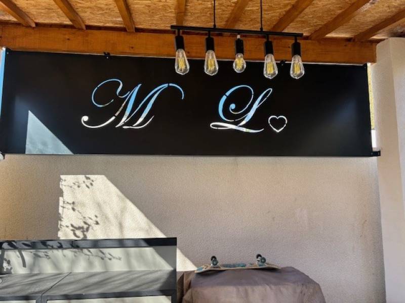 BRISE VUE PERSONNALISE A AUBIGNAN, VAUCLUSE