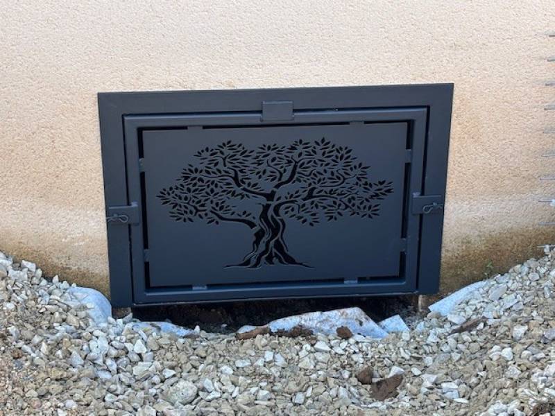 TRAPPE VIDE SANITAIRE PERSONNALISEE A AUBIGNAN, VAUCLUSE