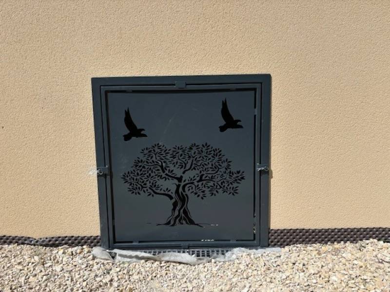 TRAPPE VIDE SANITAIRE PERSONNALISEE A AUBIGNANA, VAUCLUSE