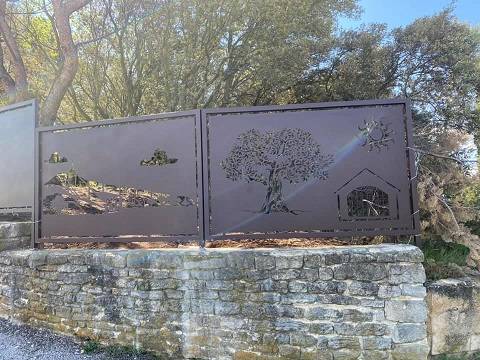 CLOTURE A AUBIGNAN, VAUCLUSE