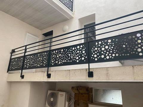 GARDE CORPS A AUBIGNAN, VAUCLUSE