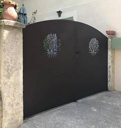 PORTAIL DEUX VANTAUX A AUBIGNAN, VAUCLUSE