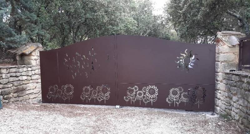 PORTAIL DEUX VANTAUX A AUBIGNAN, VAUCLUSE